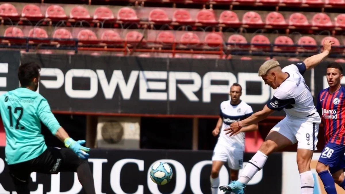Gimnasia derrotó a San Lorenzo en el segundo duelo de la jornada
