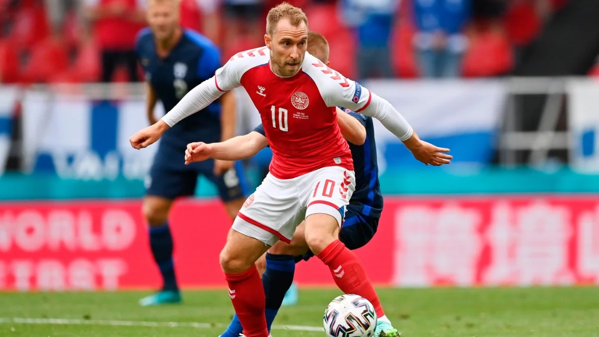 El partido entre Dinamarca y Finlandia fue suspendido por una ...
