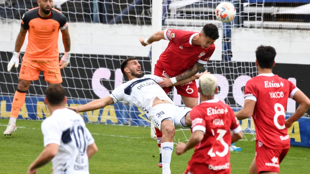 Liga Profesional: Gimnasia y Huracán empataron sin goles en el Bosque
