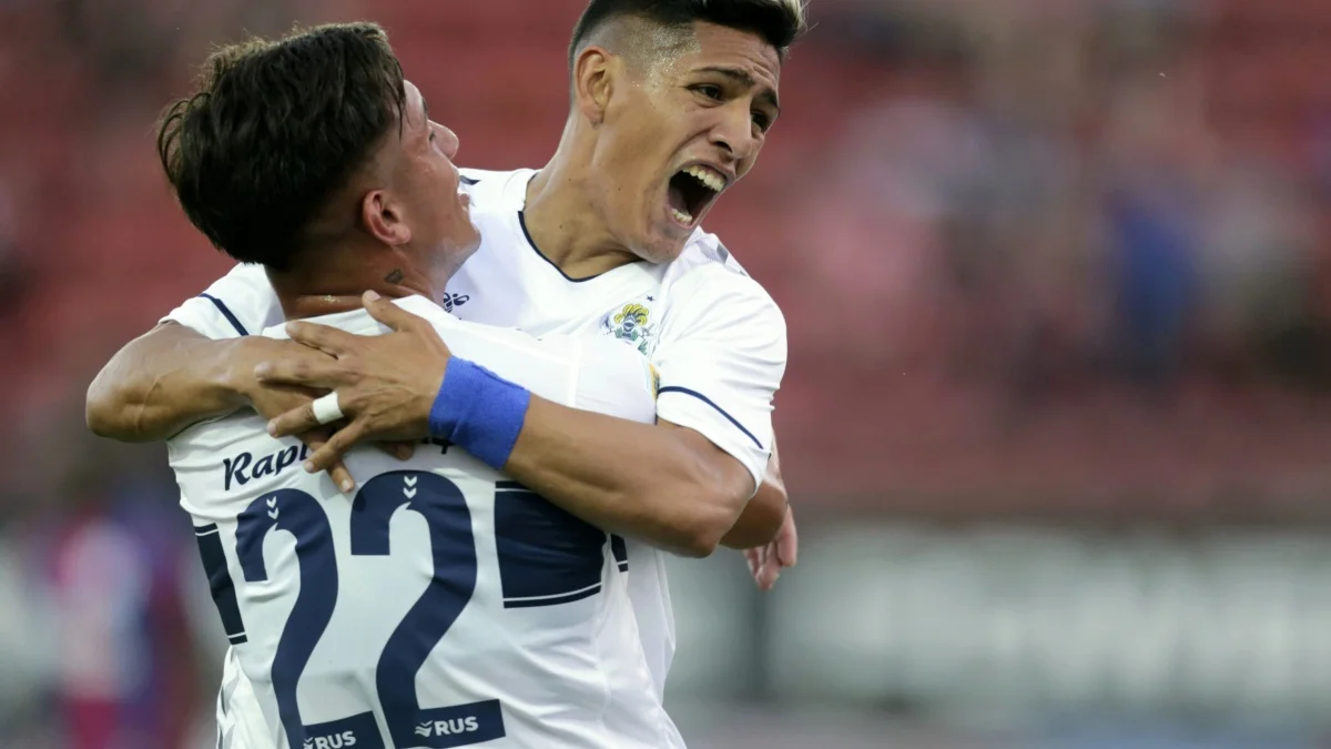 Gimnasia extendió su buen momento con un triunfo ante San Lorenzo en ...