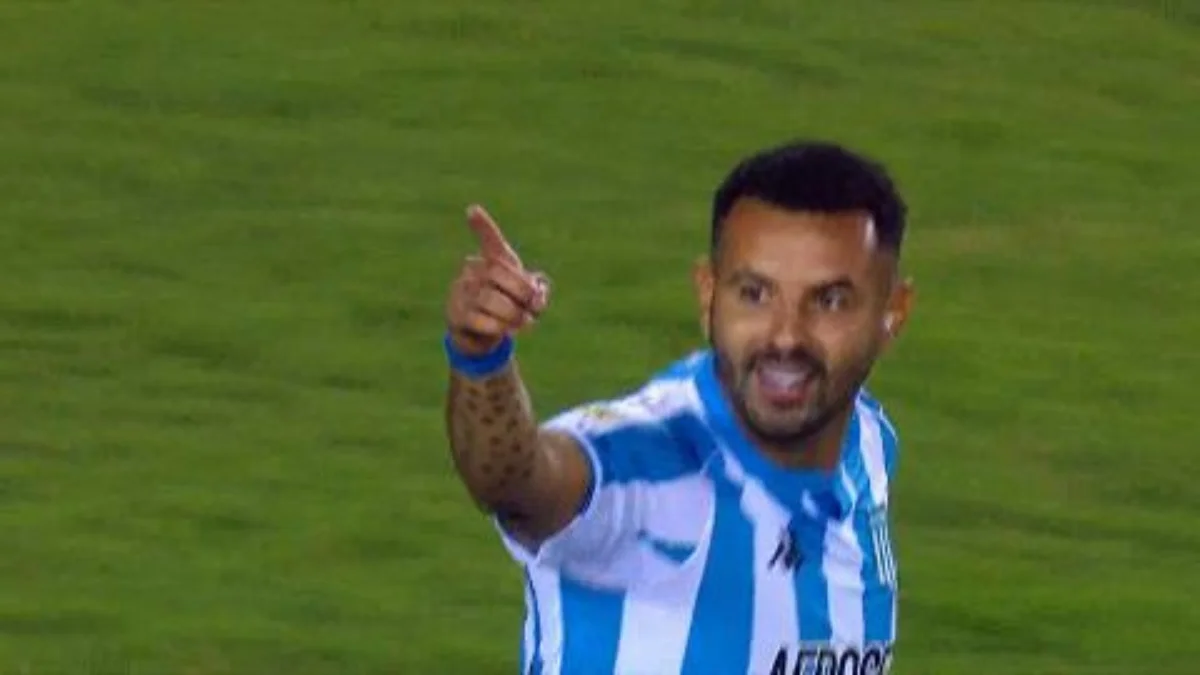 ¿Qué hizo? Tras convertir su penal ante Boca, Edwin Cardona lo festejó ...