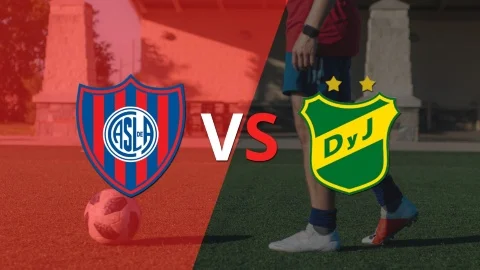 Ya rueda el balón entre San Lorenzo y Defensa y Justicia en el Nuevo ...