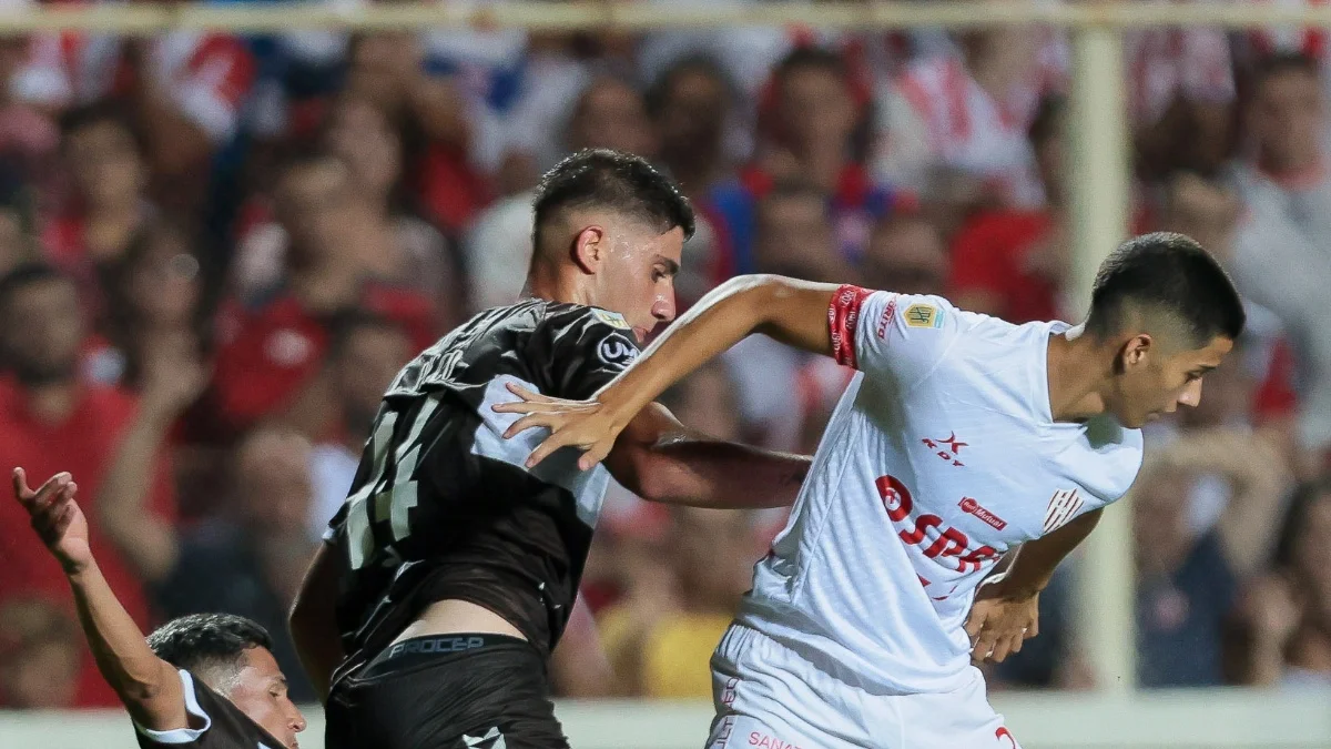 Unión y Platense se enfrentaron en la noche de Santa Fe