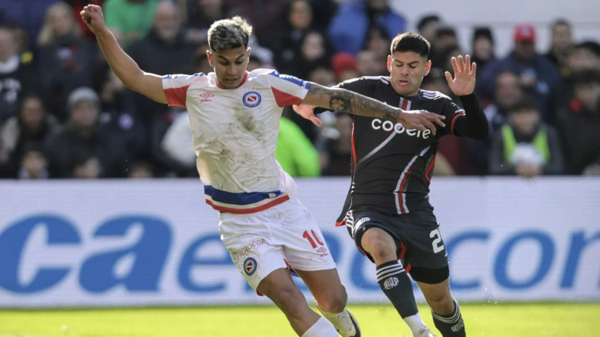 River sufrió otro golpe ante Argentinos en La Paternal