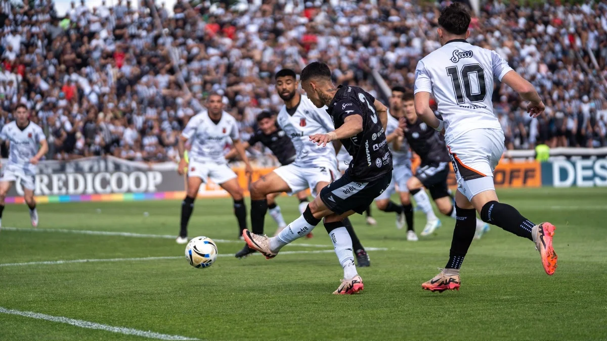 En una tremenda definición, se confirmó la final por el ascenso a la ...